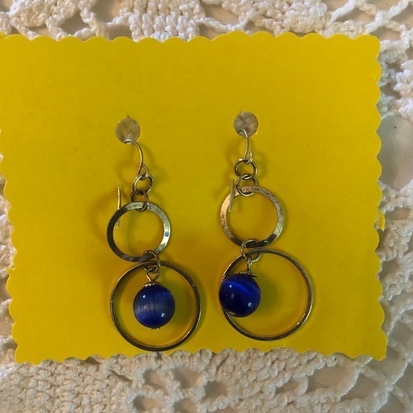 Vintage Dangle Gold Tone Circle Blue Bead - Picture 1 of 2